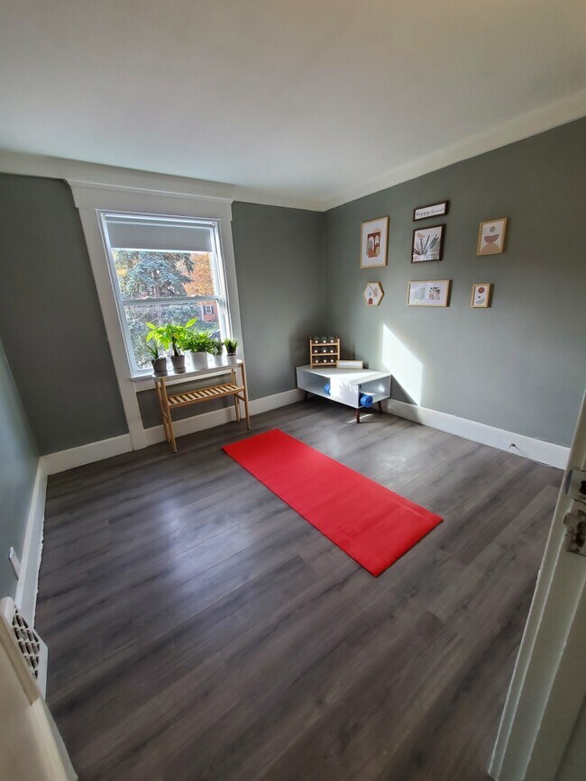 Private yoga studio - 4625 Harrison St