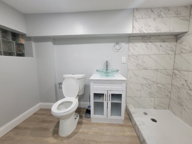 Foto del edificio - 5225 Linden Heights Ave