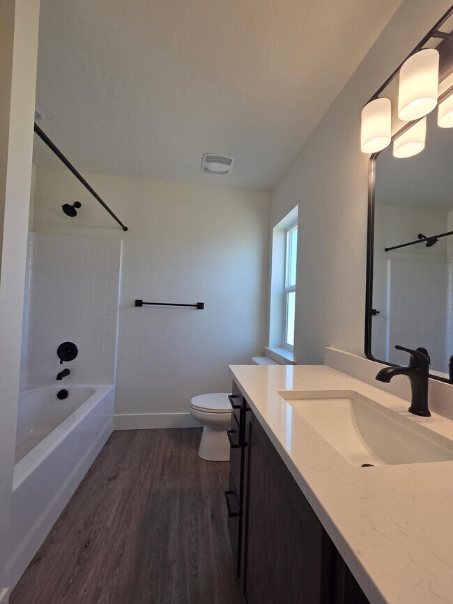 Foto del edificio - 4621 Highgarden Wy