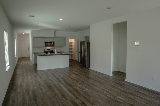 Foto del edificio - 5746 Hampton Vly Dr
