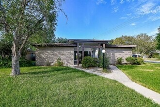 Building Photo - 5502 Dumfries Dr