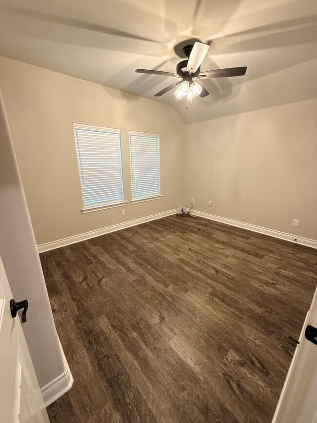 Building Photo - 601 Moseley Ln