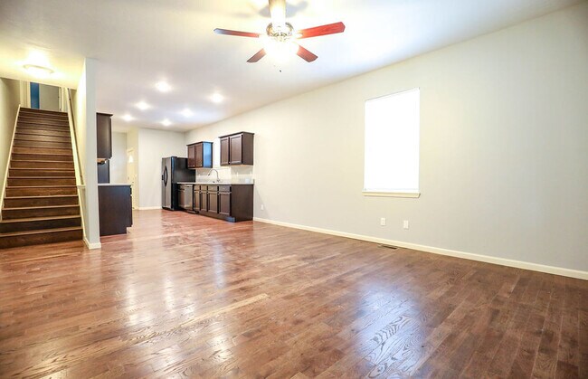 Foto del edificio - Spacious 5 bed 2 bath Downtown Springfield...