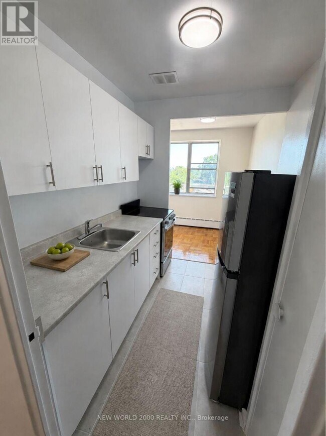 Photo du bâtiment - 1220 Bayview Ave