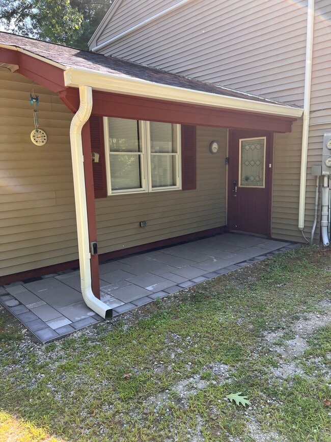 Front Porch - 23 Fairway Rd