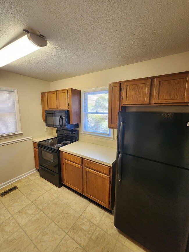 Building Photo - Durham / 2BR Woodcroft Condo AVAIL