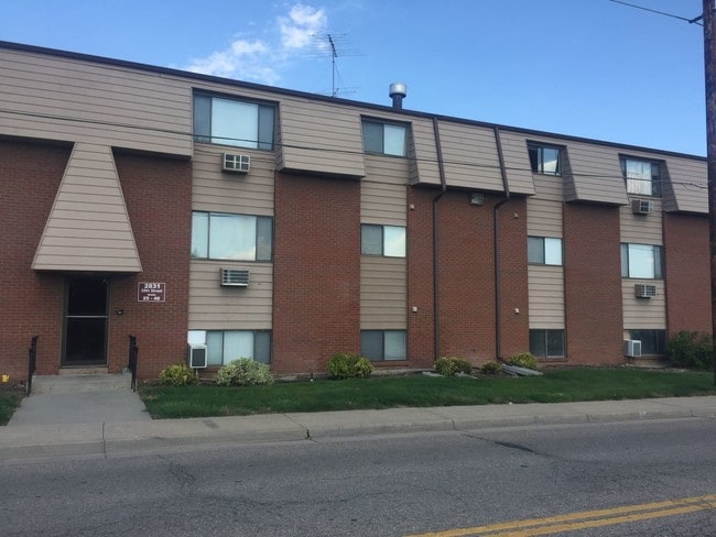 Building Photo - 2831 W 28th St