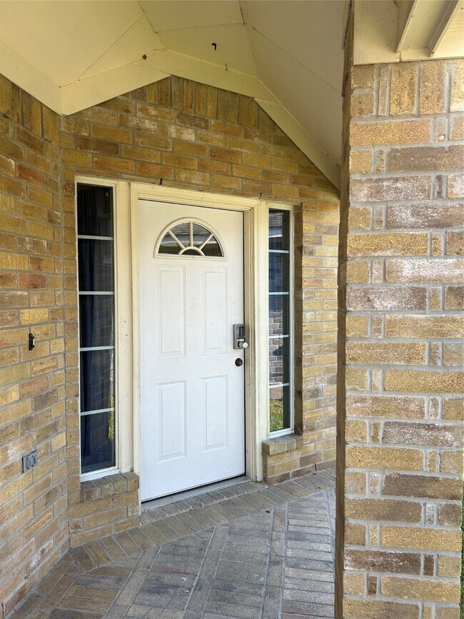Foto del edificio - 4035 Cary Creek Dr