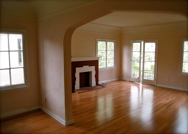 Living Room - 165 N Sycamore Ave