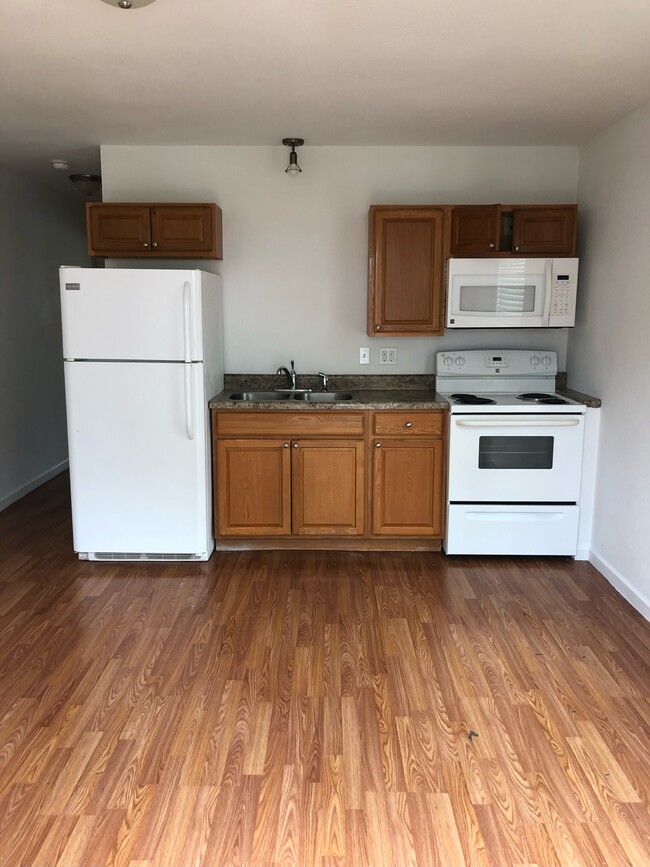 Building Photo - 8933 Hiwassee St NW