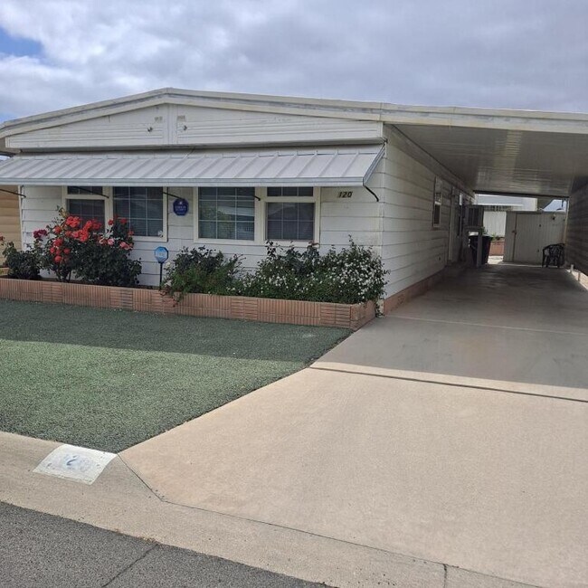 Foto del edificio - 120 Santa Lucia Dr