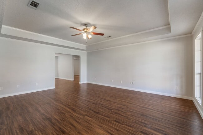 Building Photo - Home in Haskell