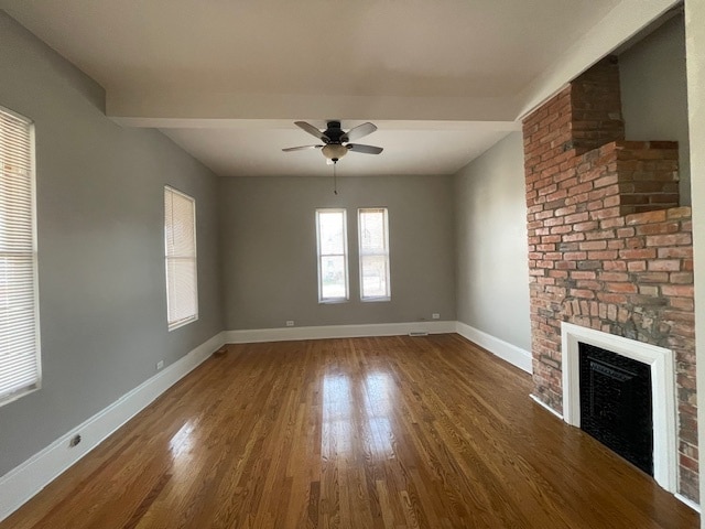 living rm - 236 E Illinois St