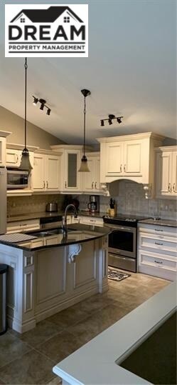 Building Photo - 200 Bentley Ct