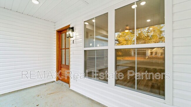 Foto del edificio - 6 Bellamy Ln