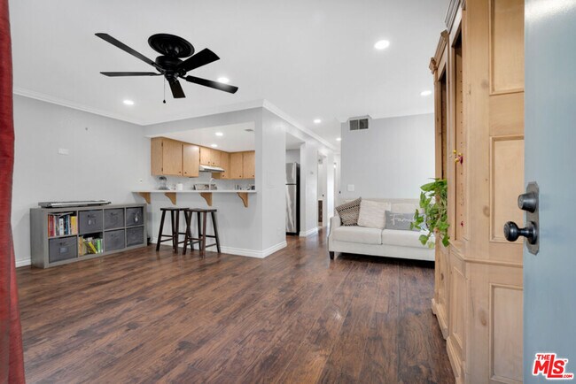 Foto del edificio - 18209 Sierra Hwy