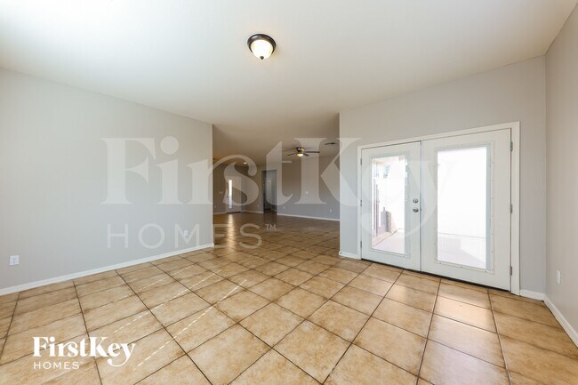 Foto del edificio - 4841 S 21st St