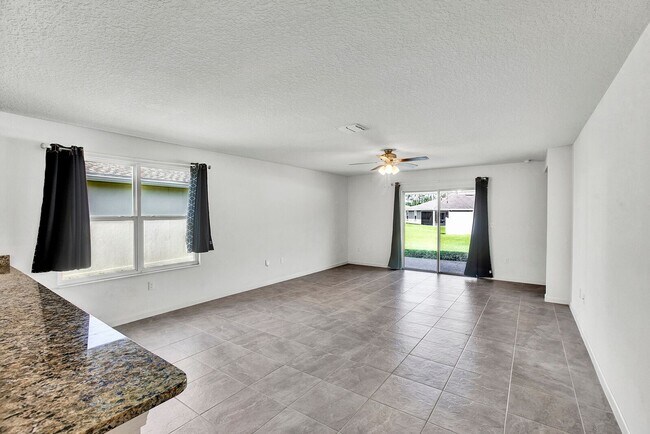 Building Photo - Beautiful 3 bedroom/ 2 bathroom home in Yu...