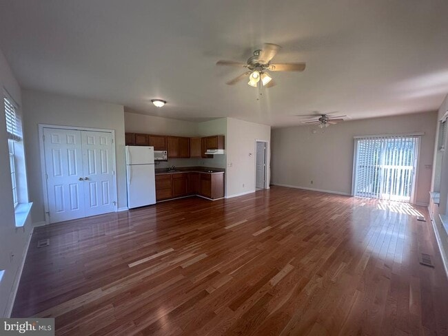 Building Photo - 46658 Breannes Ln