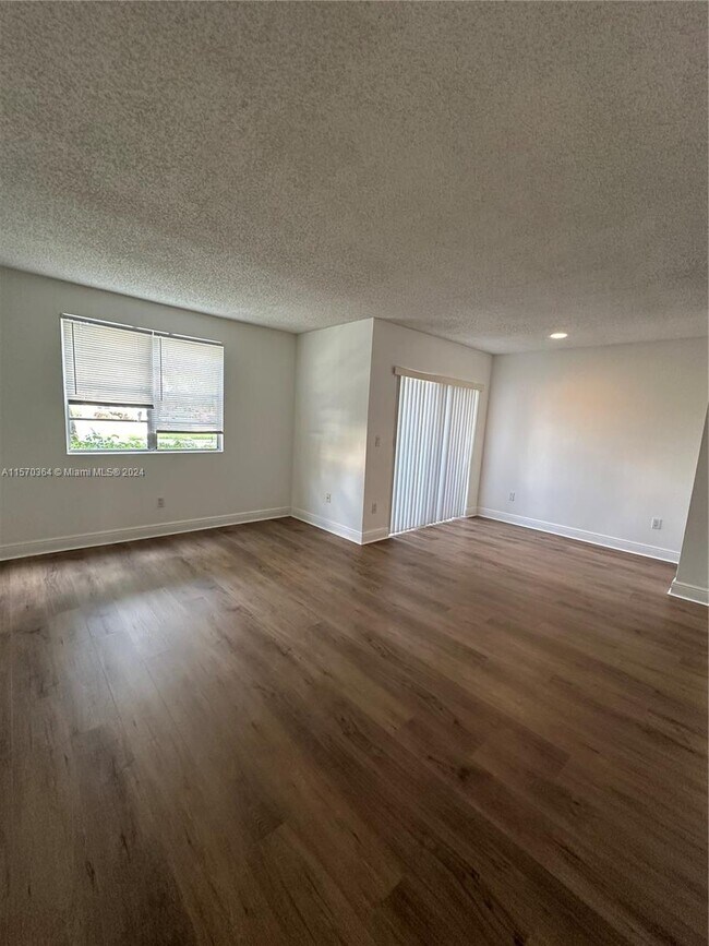 Building Photo - 1253 SW 46th Ave
