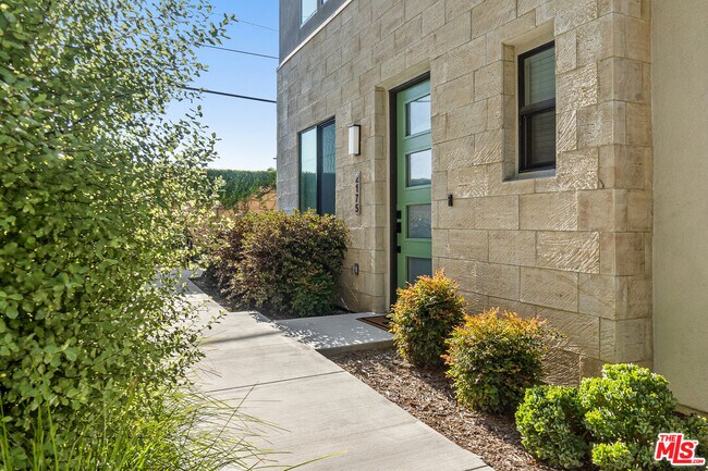 Foto del edificio - 2175 Crescent Walk