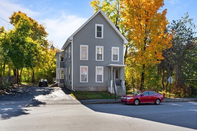 Building Photo - 113 Warren St
