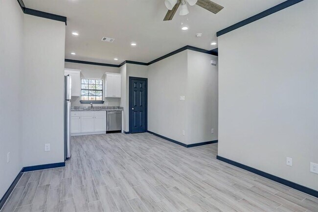Building Photo - 4806 Cruse Rd