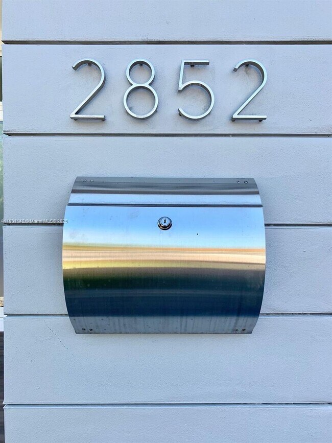 Foto del edificio - 2852 SW 32nd Ct