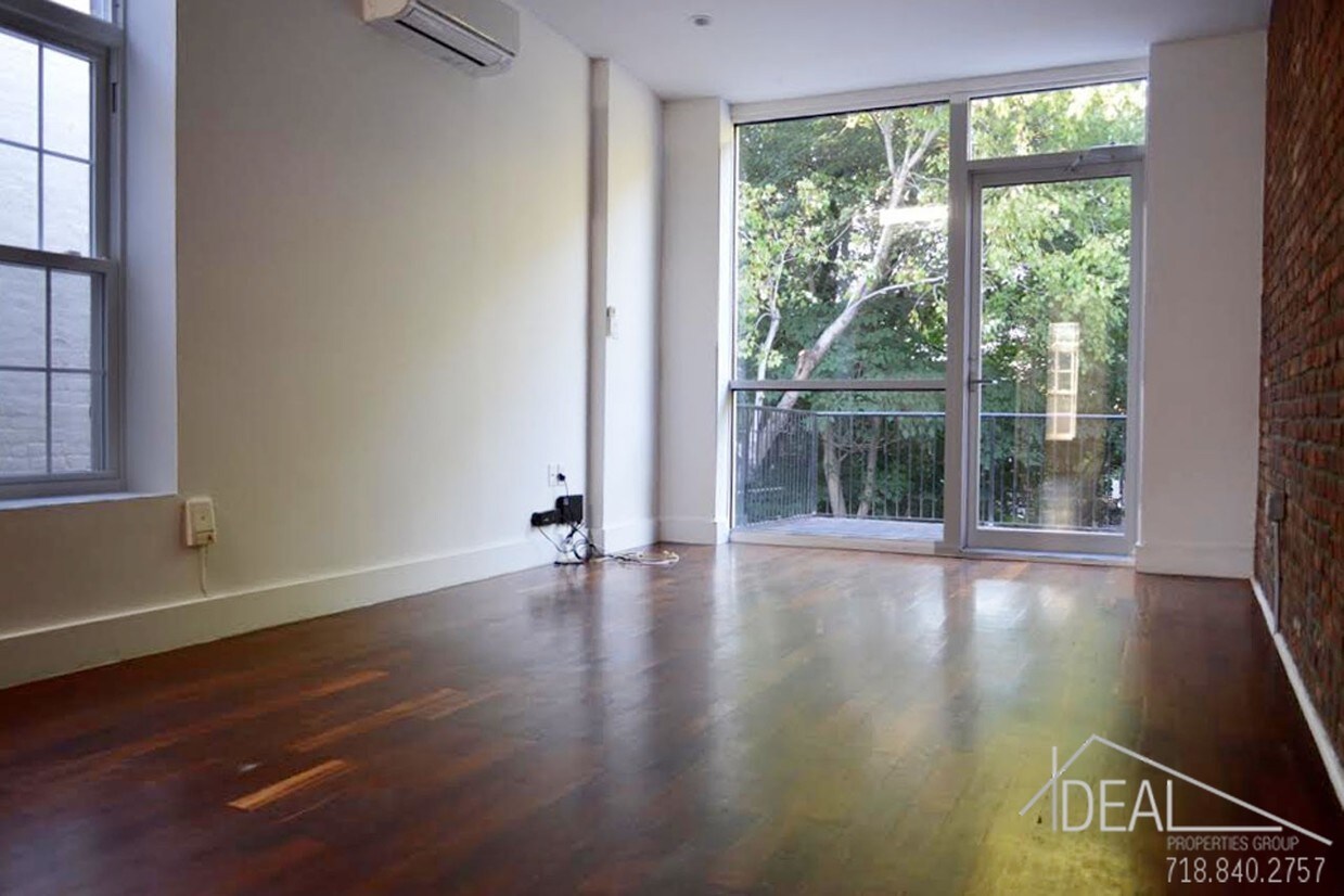 Primary Photo - 643 St Johns Pl