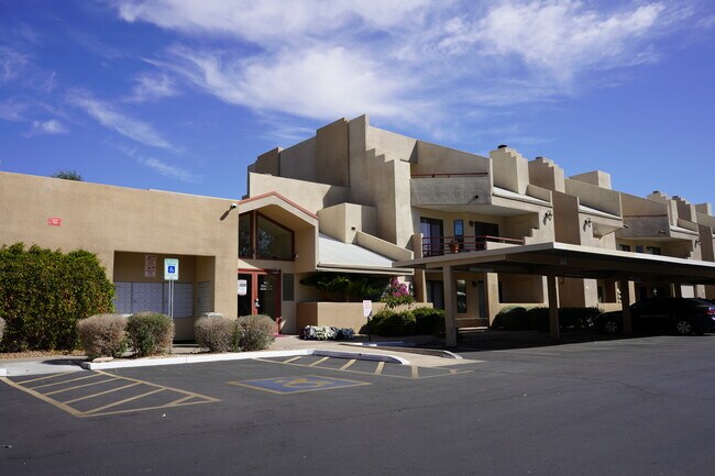 Foto del edificio - 4850 E Desert Cove Ave