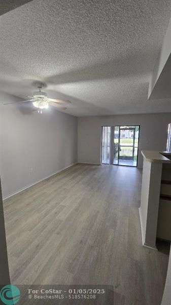 Foto del edificio - 3278 Coral Lake Ln