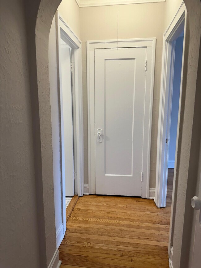 Foto del edificio - 1637 W Estes Ave