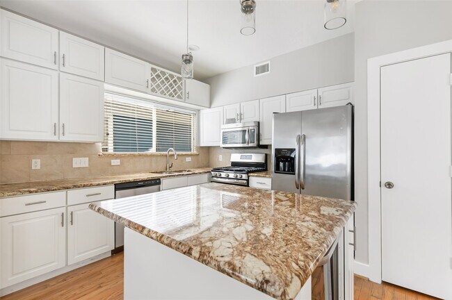 Foto del edificio - 18631 Atasca Oaks Dr