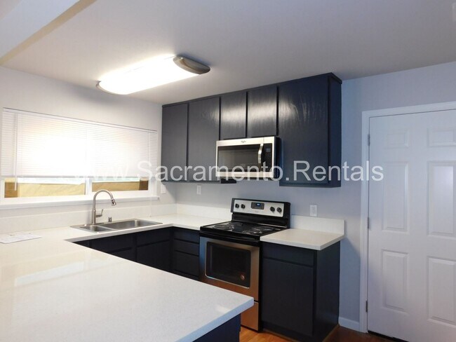 Foto del edificio - 4 br, 2 bath House - 8148 Oahu Drive