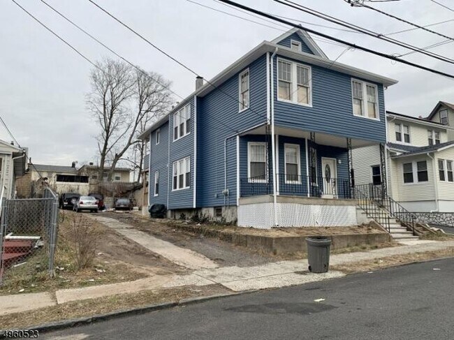 Building Photo - 2 bedroom in Paterson City NJ 07502