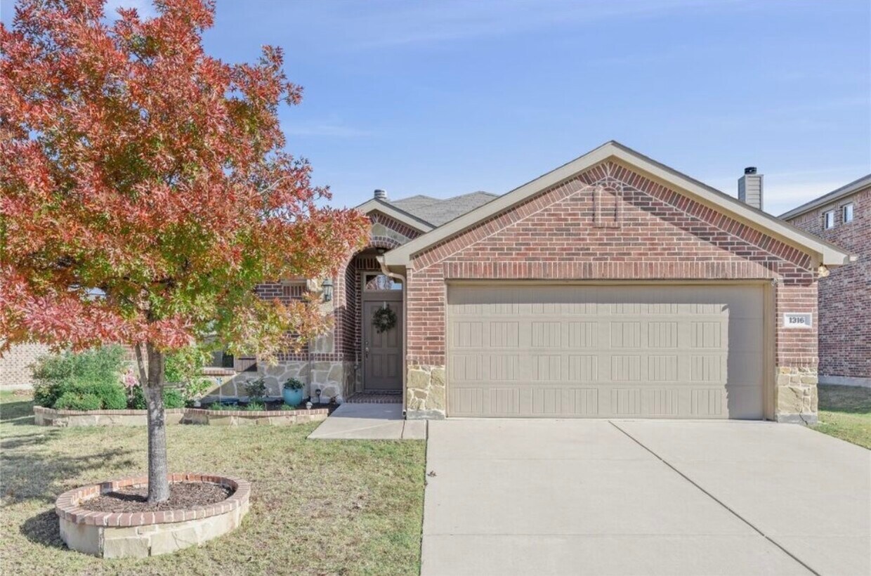Primary Photo - 1316 Foxglove Ln