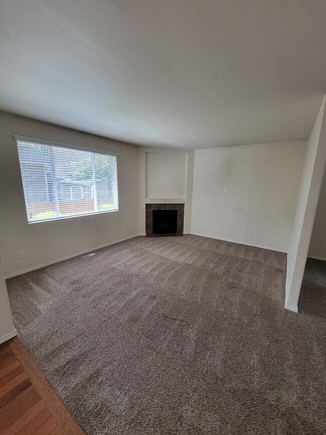 Foto del edificio - Spacious & Stylish 3-Bedroom Home in a Desirable Neighborhood!