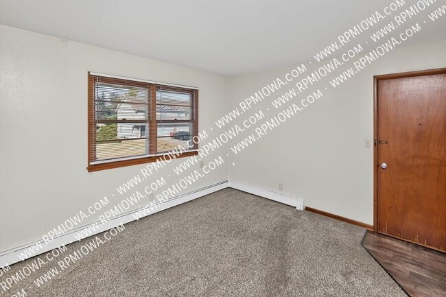 Foto del edificio - 312 E 5th St