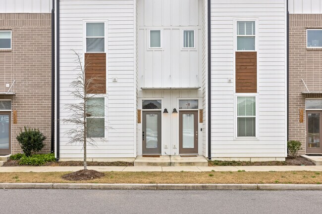 Frente de la casa - 1585 Sinclair Ave