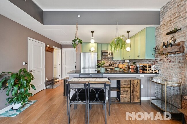 Building Photo - Charming 1BR/2 BATH Condo in Denver
