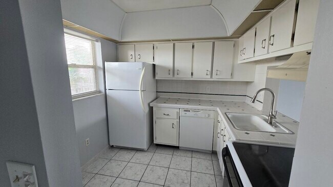 Foto del edificio - 2800 NW 56th Ave
