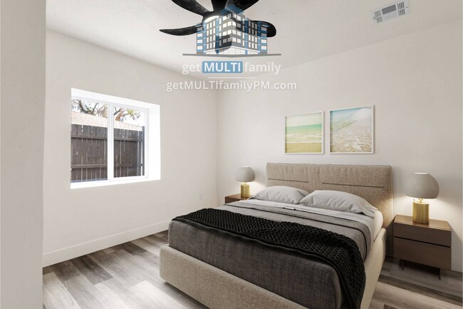 Photo - 1006 E Pasadena Ave Apartment