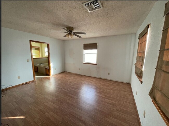 Foto del edificio - Do Not miss this home on WESTRIDGE! Rent to OWN!