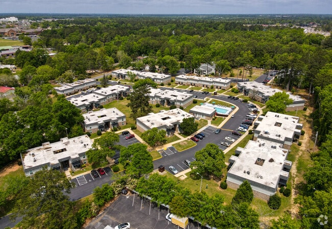 Building Photo - Grove at Westgate- NEWLY RENOVATED