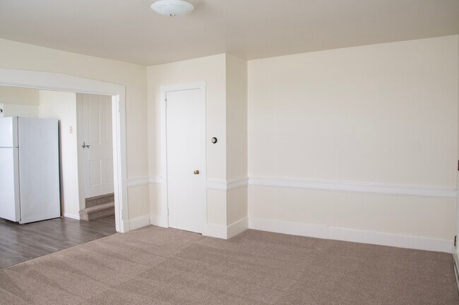 Foto del edificio - 488 S Colebrook Rd