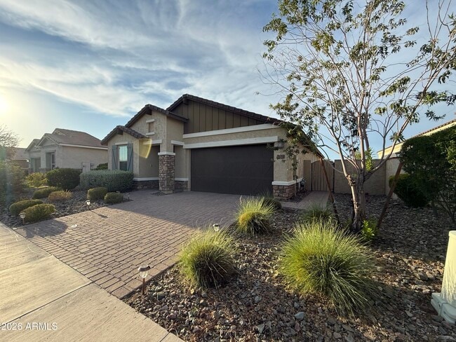 Building Photo - 9458 Thatcher Ave
