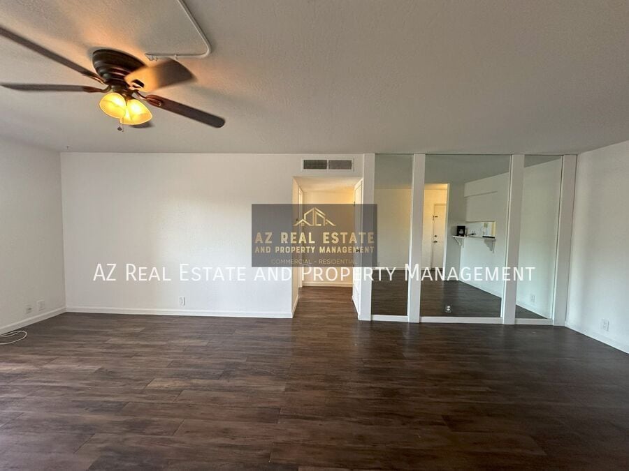 Photo - 4620 N 68th St-104