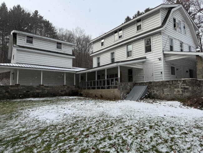 Foto del edificio - 107 Munch Dr