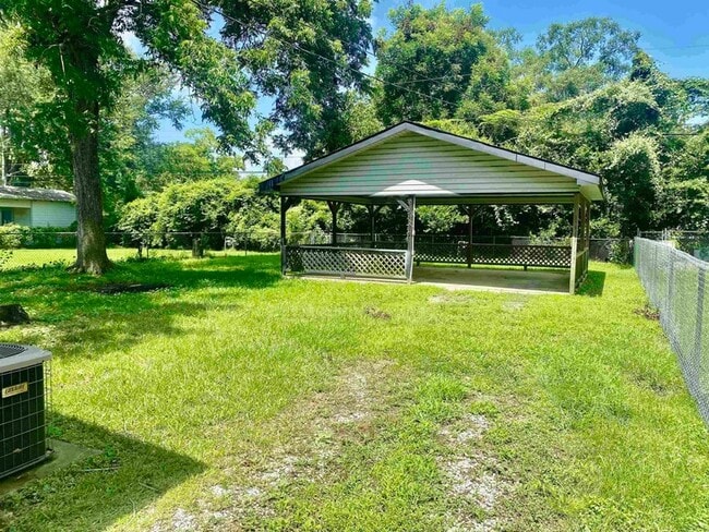 Foto del edificio - 1113 Railroad St