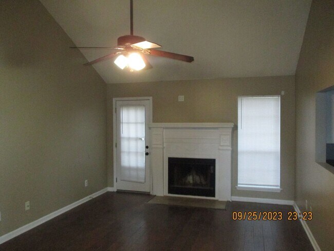 Foto del edificio - 114 Hillside Ct